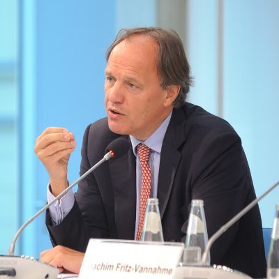 28 Jahre Investmenterfahrung | Fokus auf Value-Investment und Wachstumsaktien | Beobachtung der globalen Finanzmarktentwicklungen | Willkommen zum Austausch