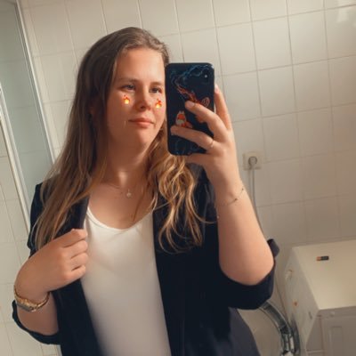 aveyrell's profile picture. Hi !! I’m Aveyrell - https://t.co/B5LWqUbE5i 💜 29 -♌️-bi-she/her