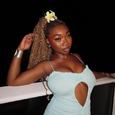 God ✨First 🕊
Lifestyle | Fashion | Beauty
Famu 0’19 ♻️
Refined sweet white wine🍷, the dream is awake when a star shines bright ✨.
It's time to do an upgrade.