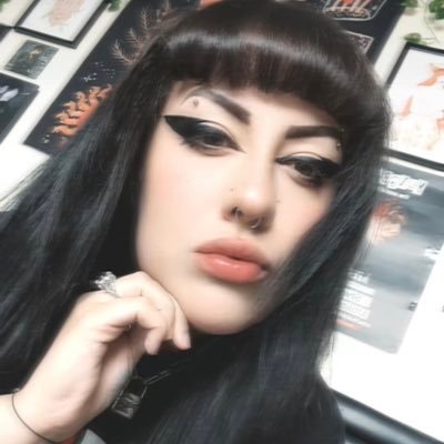 ~UK based #findomme & #dominatrix 🇬🇧 ~25 years old, 7 years of experience 🖤 ~Tribute minimum £20 no exceptions 💷