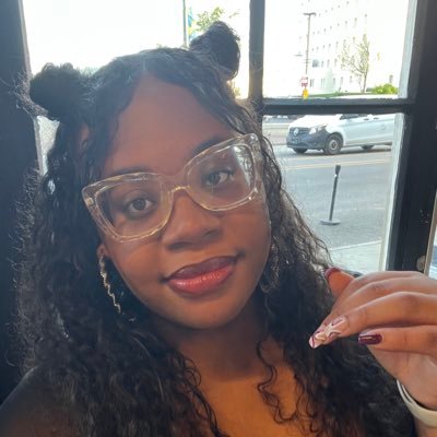 Film+TV Critic+Blogger 🍒 • Popcorn and Tequila EIC • Words in: @parents @ScaryMommy • @BlackDisneyMoms Admin • #Hufflepuff + ♍️