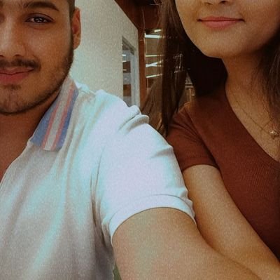 divyahoe's profile picture. none of it is real