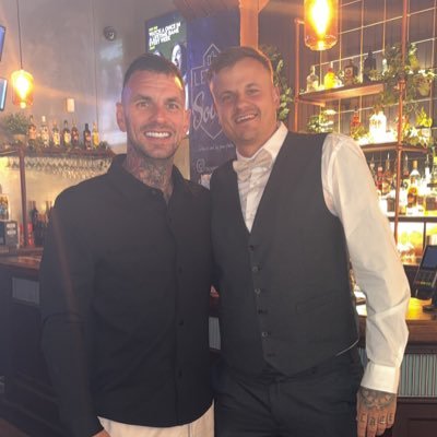 Kingtucks1874's profile picture. Harper-Mae, Sian and solar panels, living the dream ❤️