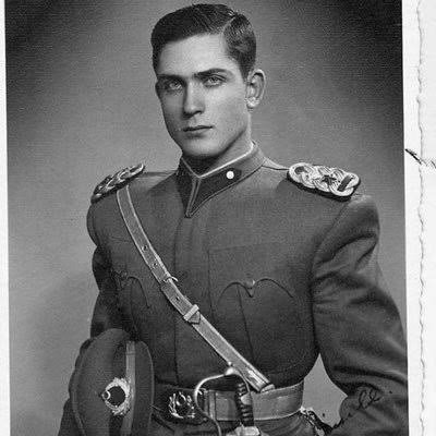 Herkesin putu kendine şirin, herkes başkasının putuna İbrahim.