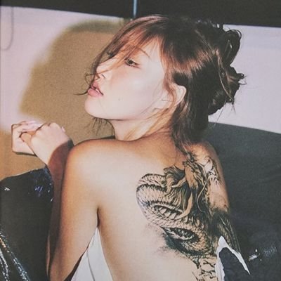 hwasassination's profile picture. Hwasa only 🧡