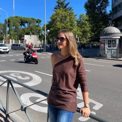 Funcionaria del Cuerpo Superior de la @jcyl |📍Ávila