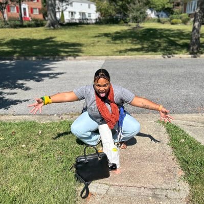 MadamLydi0222's profile picture. 