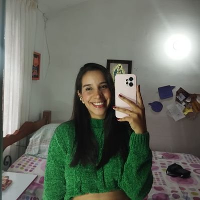 CamilaFontal's profile picture. Tentar al futuro con el corazón🎶💗
Economista📈- UniQuindio