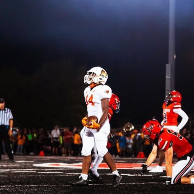PEHS athlete 5:9 RB/LB 4.5 gpa|4.4 40|phone number 7083150410|parents number 7734431594|Email shawn3802@gmail.com