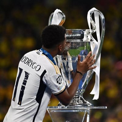 scrappinator's profile picture. 4.5 axolotls in a trench coat