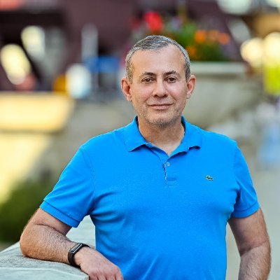 Global IT Exec, Angel Investor, Advisor, Speaker, World Traveler, avid reader, Facebook Free, Bulls& soccer fan, Wine, cognac&coffee lover. Proud Non-Voter.
