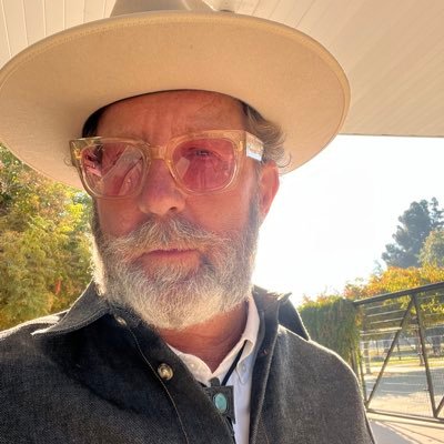 SFV, 23 yrs sober, music 🎶 enthusiast, hangs with Kiely dog, hiker, photography, cyclist, bird 🦅 & plant 🌱 aficionado. #friendofbill