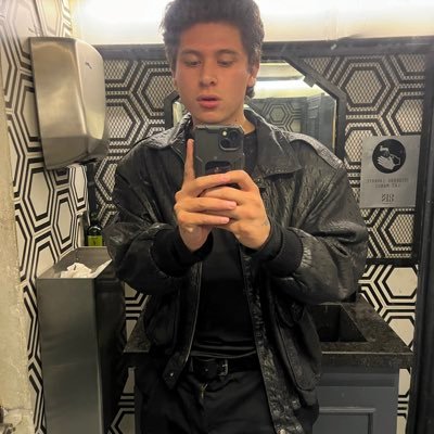 eduardo36040517's profile picture. 