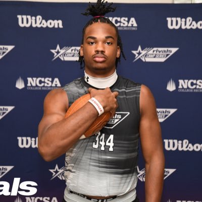 EDGE||McIntosh HIGH||CO/25 6'4 230||10.9 100m|| NCAAID:2405317870||
