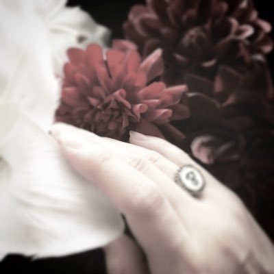 p_suke_twst's profile picture. ツイステとアンティークが好きな監督生。
ゆるゆると茶沼,英国沼,ツイステ沼に浸かっています。
ツイステはリリース日からやっていて、もっとお話がしたくてアカウント分け。ジャミル氏とレオナさんが特にすき。7章でイデアくんも推し始めました。でもみーんな好きでNRC箱推しです。