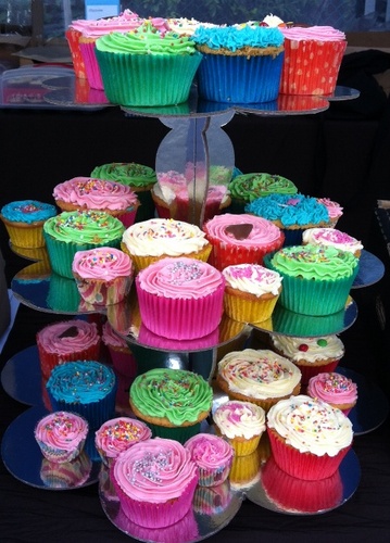 Delicious cupcakes, brownies and biscuits hand made with love from high quality organic and fresh ingredients sourced as locally as possible.