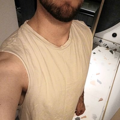 30's, vers/bttm guy in Rotherham. Work on the road a lot so might be out and about near you. Chat, meet ups... Feel free to message. 18+