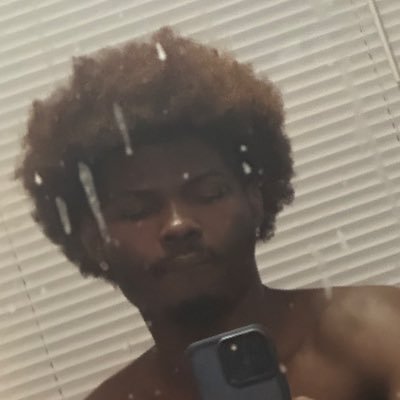 nckslost's profile picture. 21 | ♏️ snap: dezz.nic