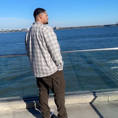 A Martian on Earth 👽🤞🏽 Life doesn’t have a GPS, so I’m making my own path.
