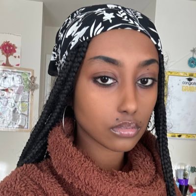 cummiepheebee's profile picture. psych grad student 🪤 analytical psych X media in all forms