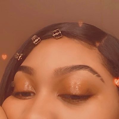 jahelenada's profile picture. aesthetic connoisseur ✨ creative strategist