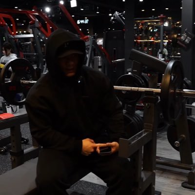 kqm1nari's profile picture. training🏋️