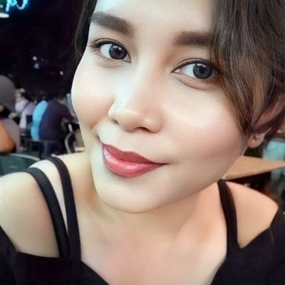 lovlyolie's profile picture. 