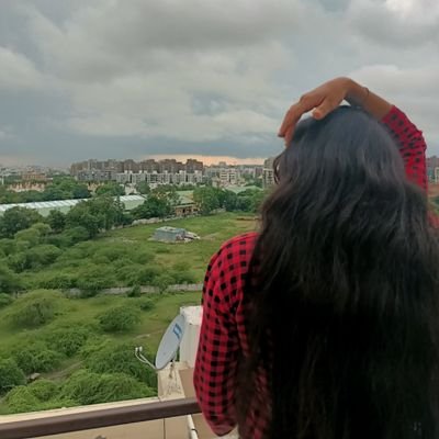 लडकी हु तो थोडा लिमिट मे रहो
#Nature_lover
मेरी पहचान अपने मेहनत के दम पर है,नफरत नहीं इंसानियत पसंद है
,हिन्दू🇮🇳
DM🚫