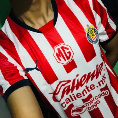 Trata como quieras ser tratado 🖤. Feliz pero aveces no … REAL MADRID 🤍. y CHIVAS 🤍💙❤️
