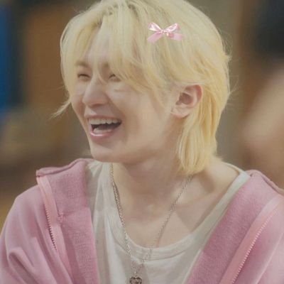 bluexxmoon8's profile picture. 𝖢𝗂𝗇𝗇𝖺𝗆𝗈𝗇 𝖦𝗂𝗋𝗅

𝘤𝘢𝘳𝘢𝘵¹³