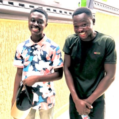 Building engineer, a football fanatic, single, a believer and an open minded person. A Chelsea supporter.