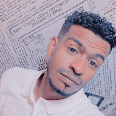 pristeg_alosh's profile picture. اواجه قبح العالم بالشروق بالقهوه وبعض الاغنيات 🙂💔✌🏻