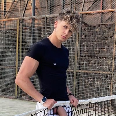 zaijian15256's profile picture. 我这么努力的保护别人隐私，却被别有用心之人发出去两次，还要被骂立人设，真诚换不来真心，想玩看置顶，不再发自己，介意勿扰，保护隐私，不信勿扰！
打探别人信息的，一律拉黑！！