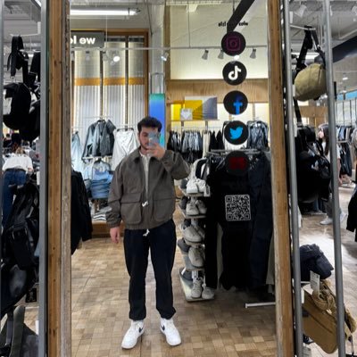 meIikcan's profile picture. 😑