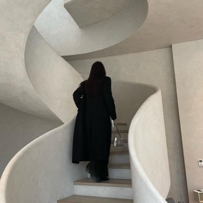 - أحننَ ققلب لوّ تعرفني 🖤.