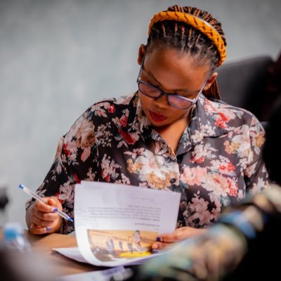 tecyhellen's profile picture. Solutions Journalist @SolutionsNowAFR | contributor @ClimateOne | Fellow @IMChallengeug 2021 | @carterfellows 2024  | Poet | daughter of God