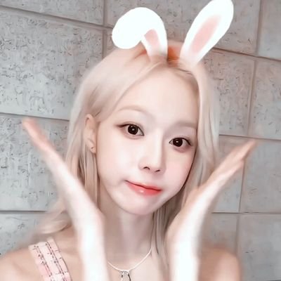 WinJenrosy's profile picture. 🩸