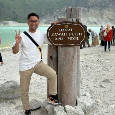 Nik_Amirr's profile picture. Follow this account for Shopee posts 🚨