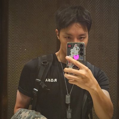 Southern Girl , Small World, BTS ARMY Member from the USA. Over 21 and a Mom to two Baby ARMY. No Solo Stans/Antis. I will block any toxic account or comment.
