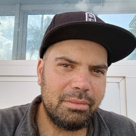 unknown artistic writer poet of observations, soulful music reviewer, promoter and shirt designer. just a young soul experiencing myself and beyond.