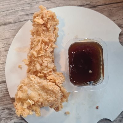 awkward_noodle's profile picture. 22 y/o