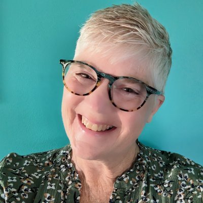 Unrivered, coming in 2025 from Sundress Publications. Poet. Artist. Music lover. Other interesting nouns. She/Her
https://t.co/YYdGwTnjhc