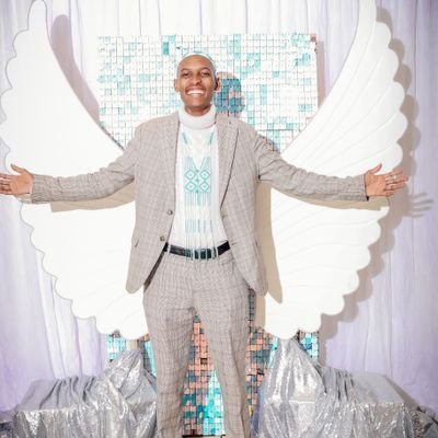 Ntsikayomzi_22's profile picture. Yoh... admin lento!