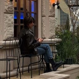 TusouezFqAPeW's profile picture. 