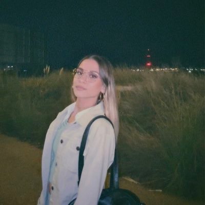 cantar, olivas, café, estar sentada en la terraza de un bar al solecito y los solos de guitarra 🩶 San Mateo 8, 5-11 ⭐️