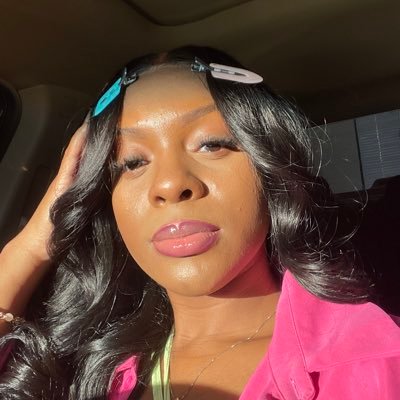 CEO @thesuiteshoppenola @reshondah @thebossmommy ❤️🔥 Shalom 🙏🏽