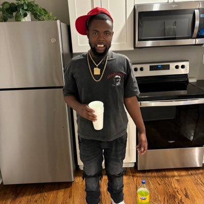 oso_trilly's profile picture. Amos:djimon_montana IG:Spxazzz.0ut