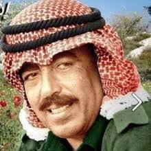 لنا في السعودية قبلة ونبي
لنا في السعودية أُحد وأبو بكر و عمر وعثمان وعلي وعائشة
لنا في السعودية زمزم وصحب آل بيت كريم
لنا في السعودية امتداد قبائل وإخوة