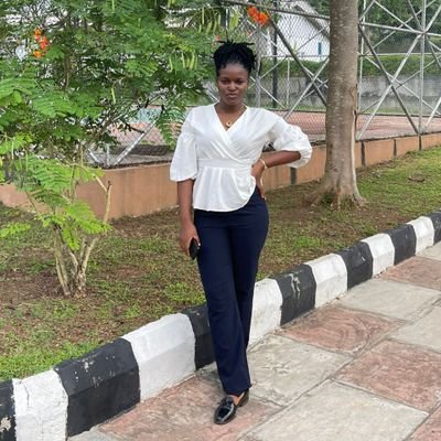 A soft girl on fire for God ~ In Luxury 💜...
a creative artist @lolaartofficial. Growth conversations are the best 😉