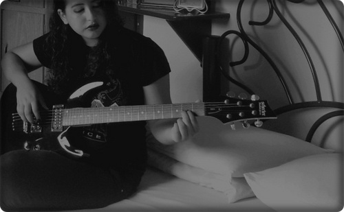 Yagami_Diamond's profile picture. Otaku,Chata,Irritante, Má educada 

I Love Rock n Roll , fuck you 

http://t.co/6E6Gq0O9qB